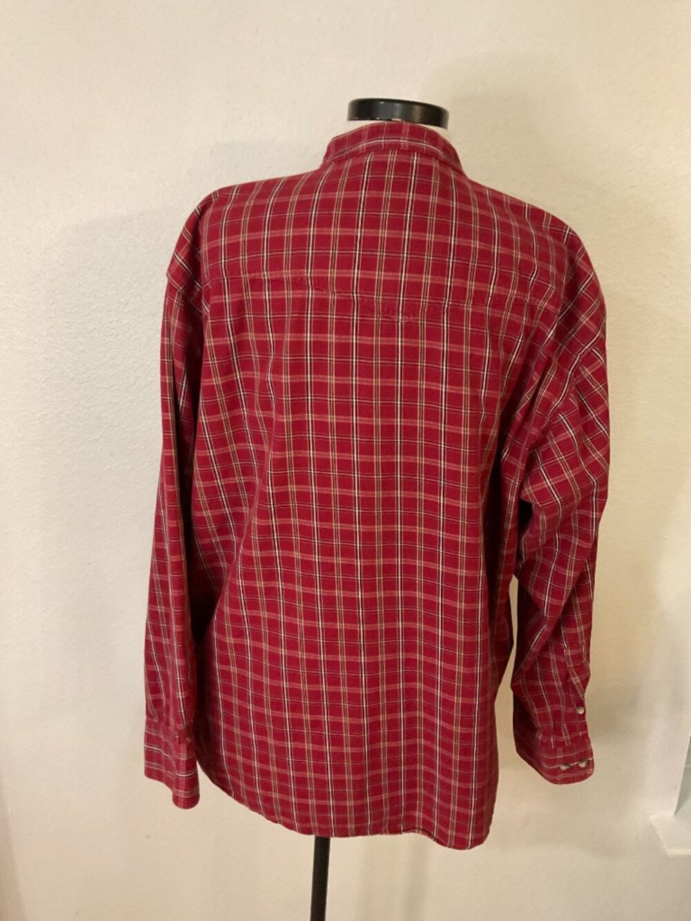 Wrangler Men’s XL Red Plaid Collarless Western Button Shirt - Picture 2 of 6